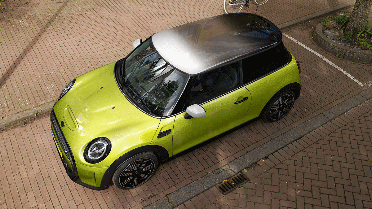 MINI Hatch 3 portes – gris et noir – toit ouvrant panoramique en verre