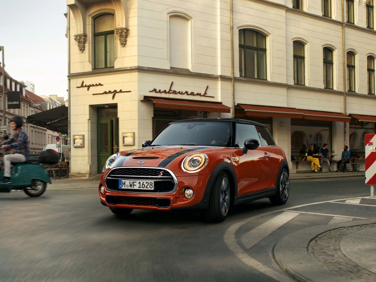 MINI 3-DOOR HATCH.