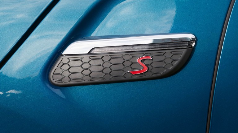 MINI Hatch 5 portes – ouïes latérales – design